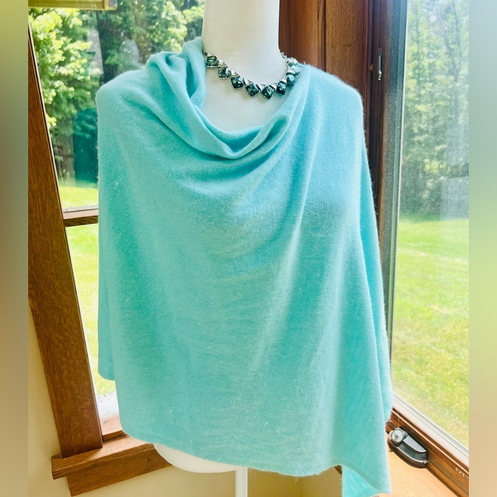 Gorgeous Lightweight Soft as Cashmere Sweater Poncho/Wrap One Size